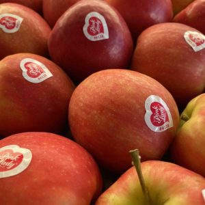 Apples - Pink Lady, six pieces (6)